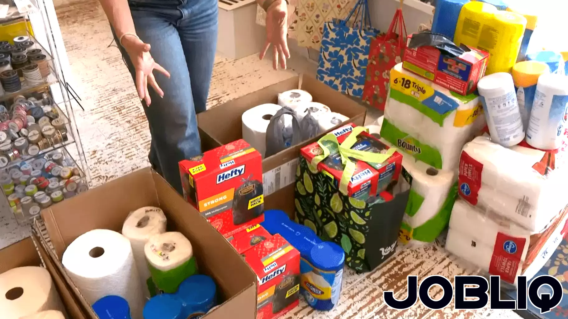 Hyde Park business gathers supplies to help with flooding cleanup