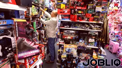 Small business owners 'increasingly pessimistic,' squeezed by higher costs, labor concerns